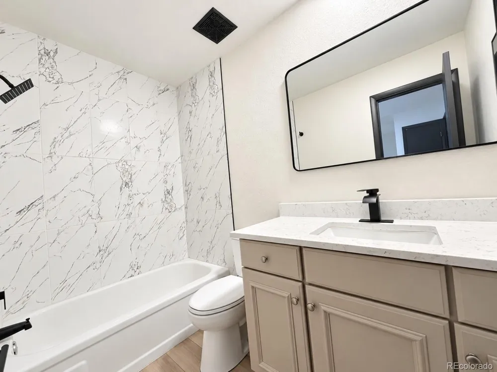 2742 S Xanadu Way Aurora, CO 80014