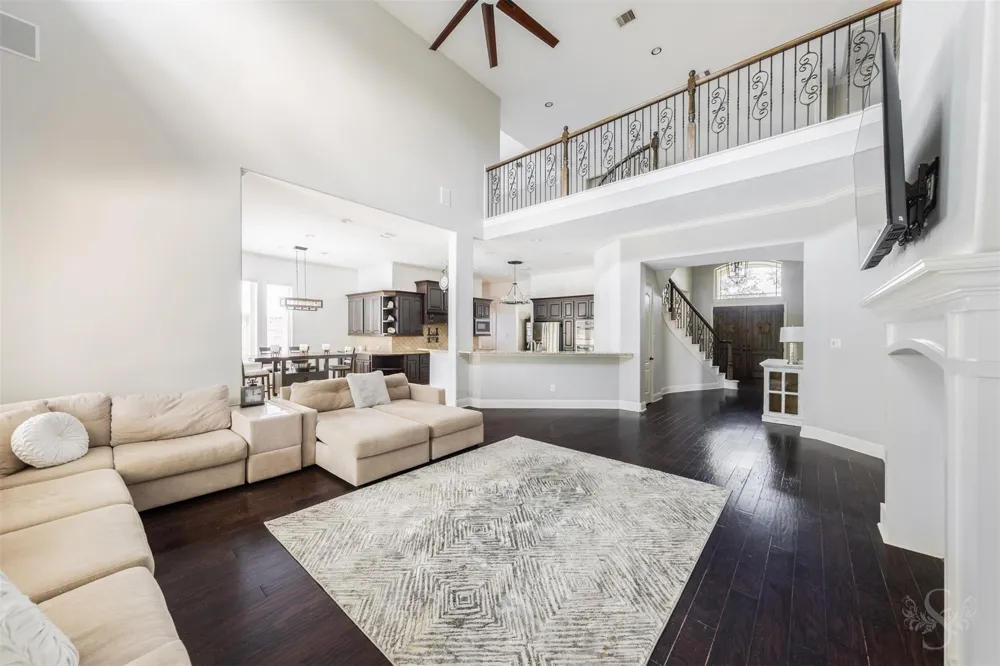 5835 Caspian Falls Lane Fulshear, TX 77441
