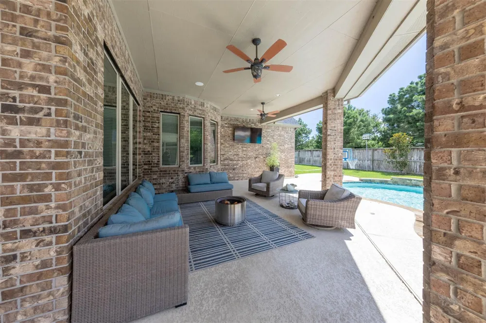 5835 Caspian Falls Lane Fulshear, TX 77441