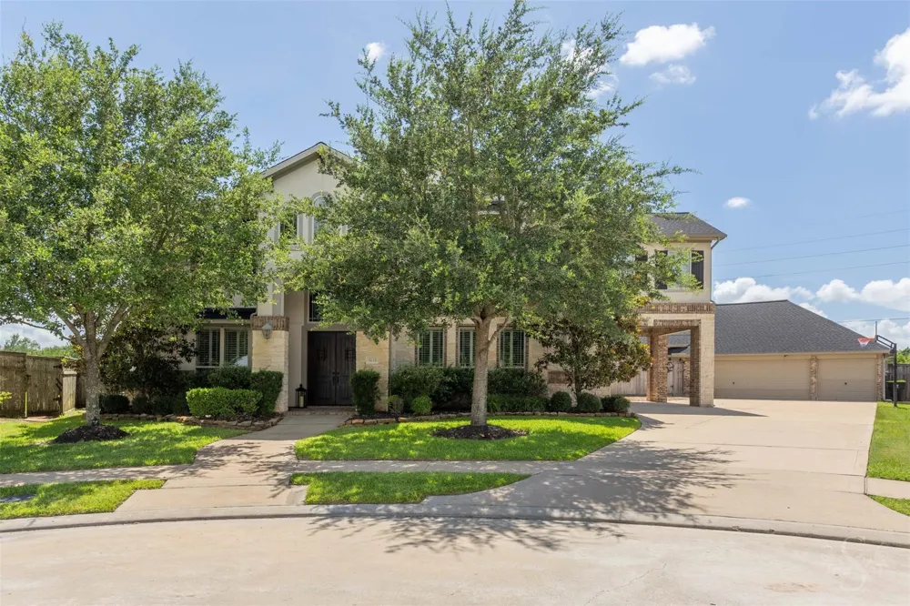 5835 Caspian Falls Lane Fulshear, TX 77441