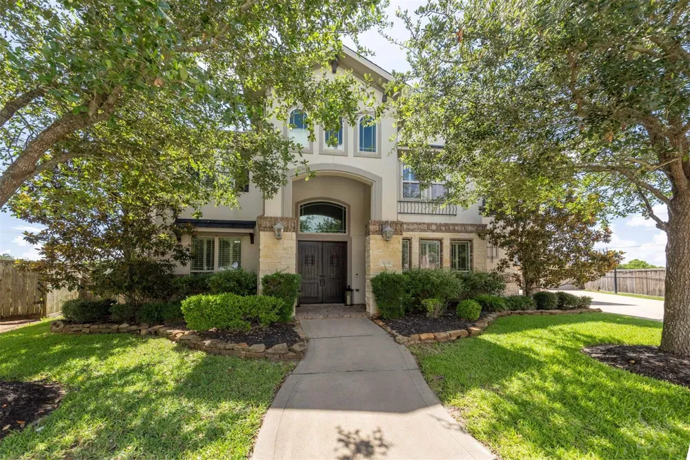 5835 Caspian Falls Lane Fulshear, TX 77441