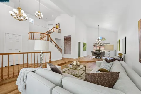 4860 Reno Ln