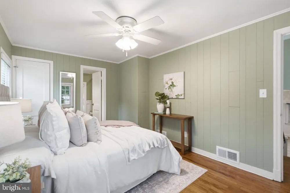 2312 VALLEY DRIVE Alexandria, VA 22302