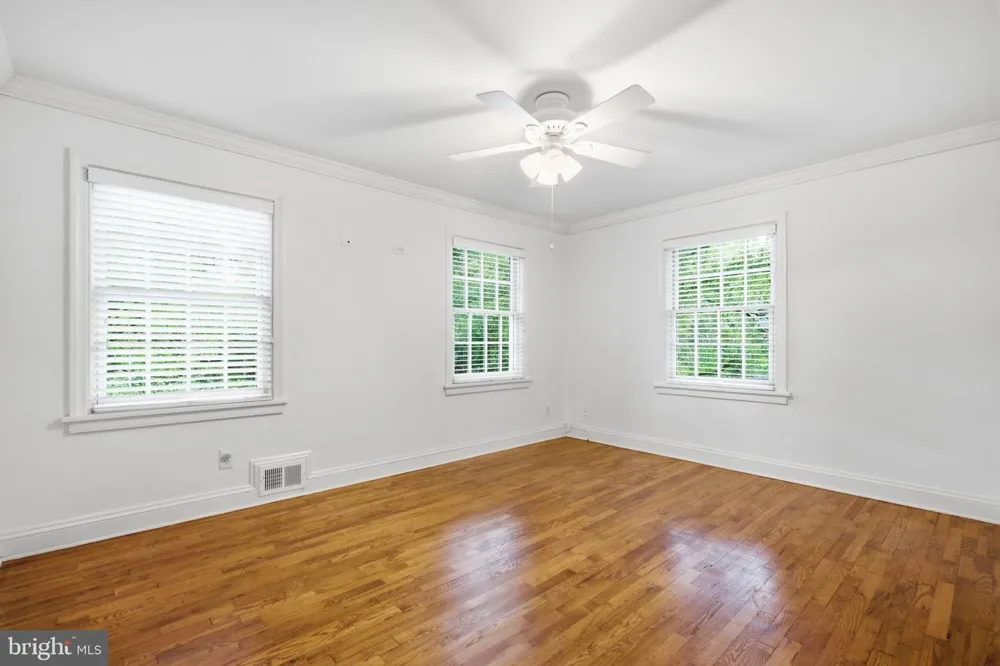 2312 VALLEY DRIVE Alexandria, VA 22302
