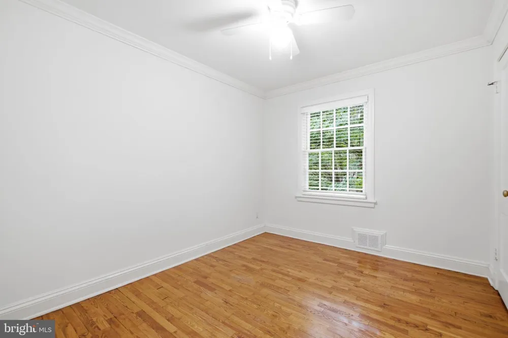 2312 VALLEY DRIVE Alexandria, VA 22302