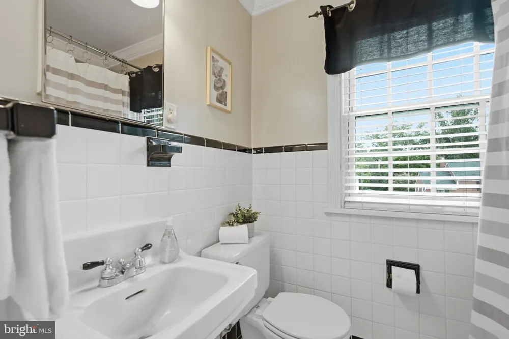 2312 VALLEY DRIVE Alexandria, VA 22302