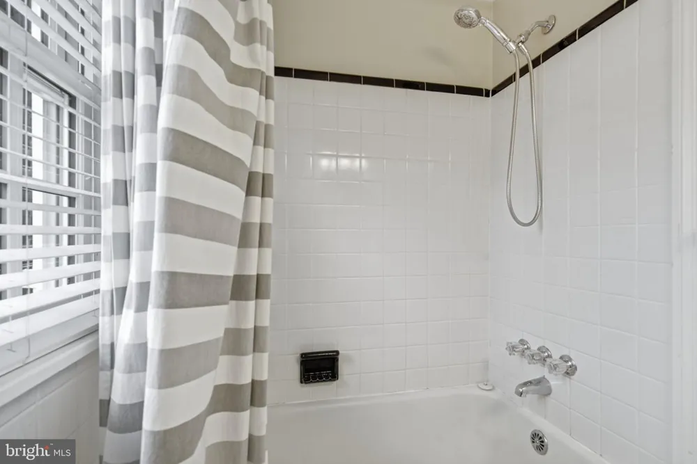 2312 VALLEY DRIVE Alexandria, VA 22302