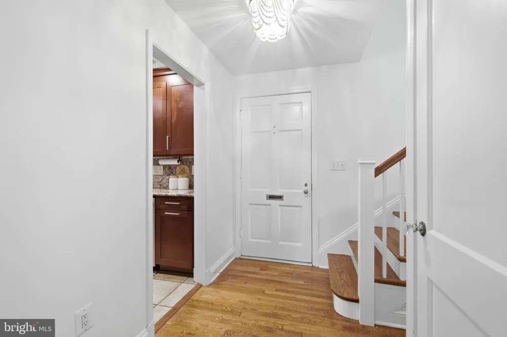 2312 VALLEY DRIVE Alexandria, VA 22302