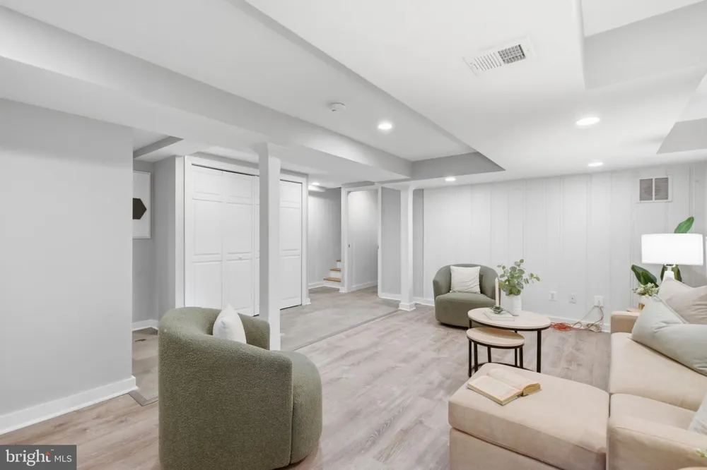 2312 VALLEY DRIVE Alexandria, VA 22302