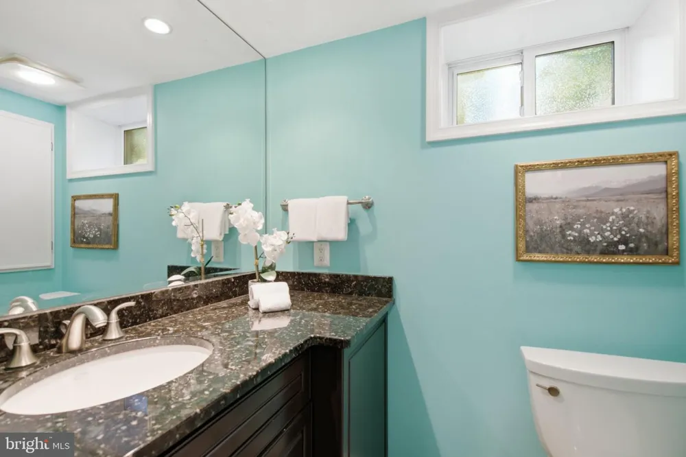 2312 VALLEY DRIVE Alexandria, VA 22302