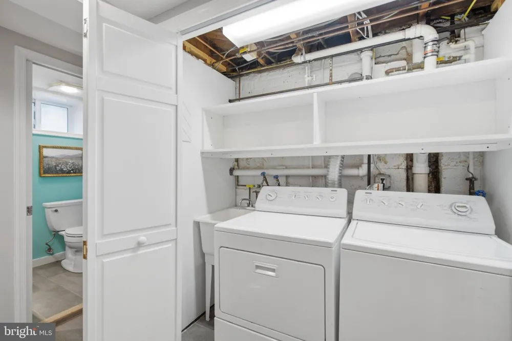 2312 VALLEY DRIVE Alexandria, VA 22302