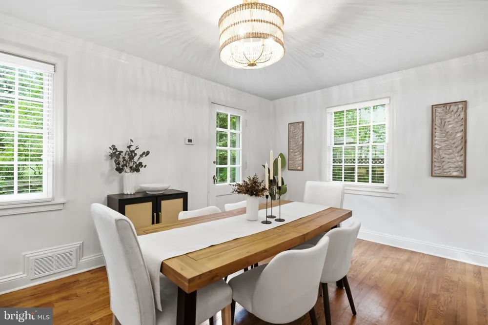 2312 VALLEY DRIVE Alexandria, VA 22302