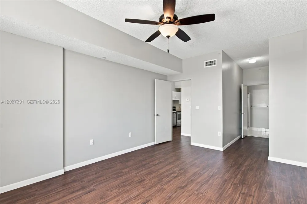 6976 SW 39th St #G304 Davie, FL 33314