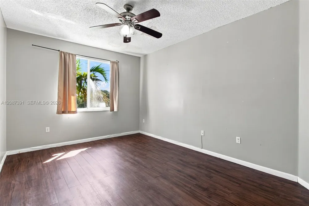 6976 SW 39th St #G304 Davie, FL 33314