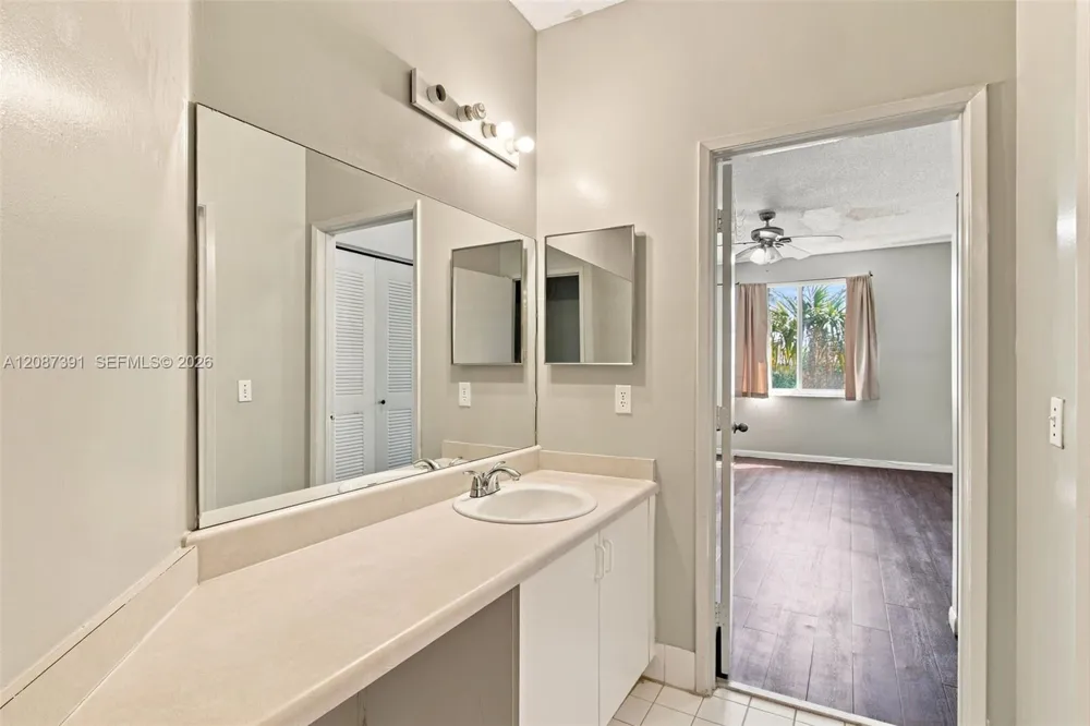 6976 SW 39th St #G304 Davie, FL 33314