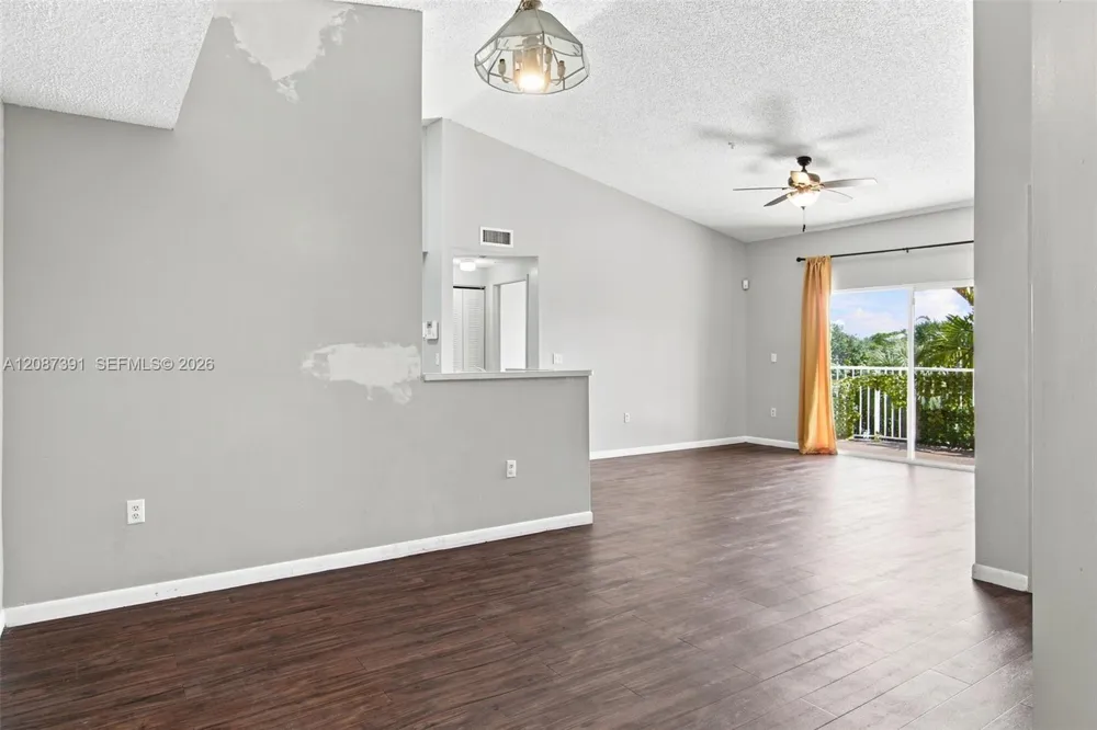 6976 SW 39th St #G304 Davie, FL 33314