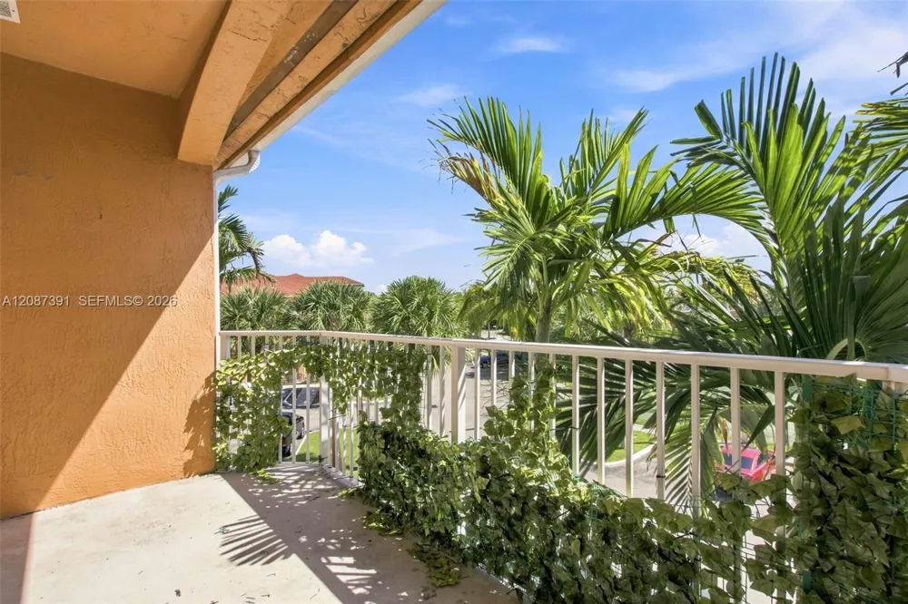 6976 SW 39th St #G304 Davie, FL 33314