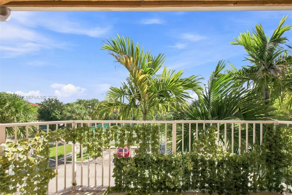 6976 SW 39th St #G304 Davie, FL 33314