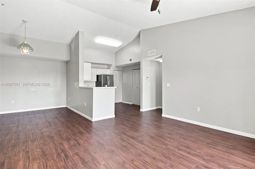 6976 SW 39th St #G304 Davie, FL 33314