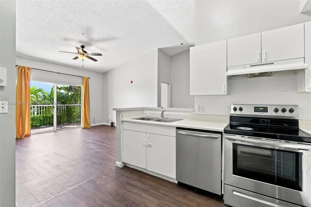 6976 SW 39th St #G304 Davie, FL 33314