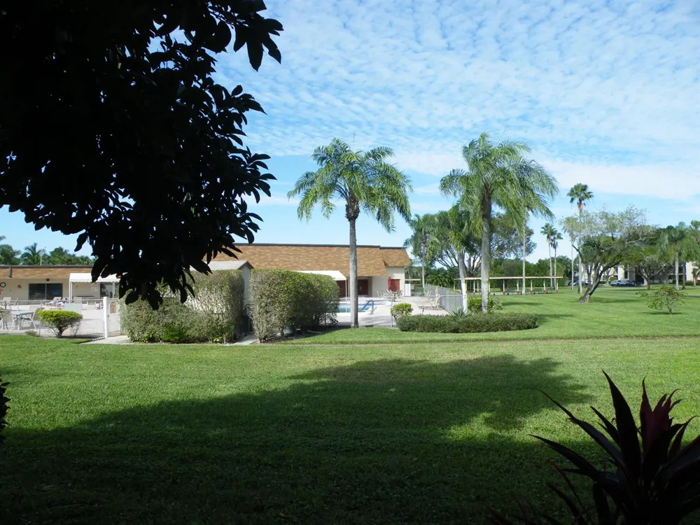 15 Willowbrook Lane #108 Delray Beach, FL 33446