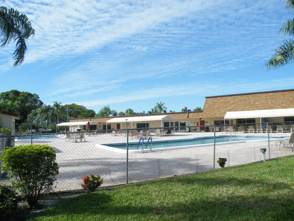 15 Willowbrook Lane #108 Delray Beach, FL 33446