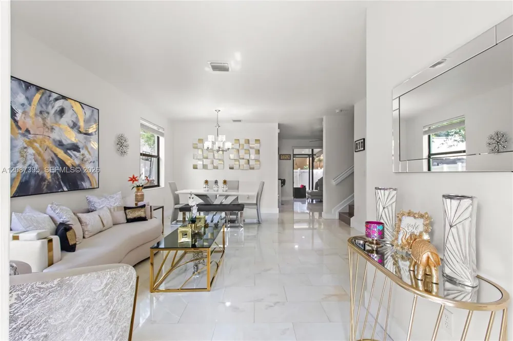 9358 W 33rd Way Hialeah, FL 33018