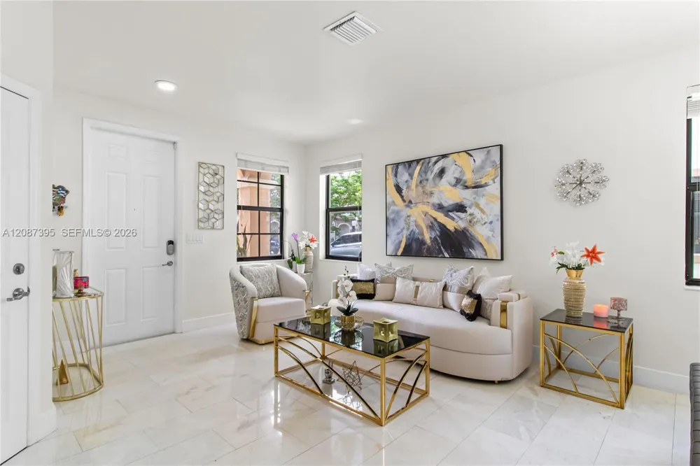 9358 W 33rd Way Hialeah, FL 33018