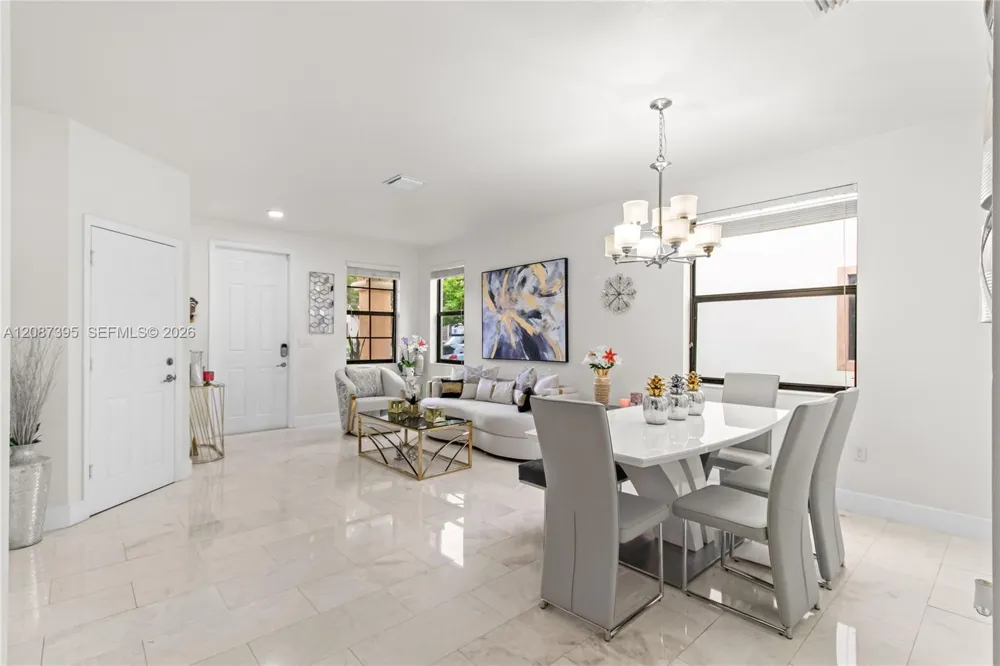 9358 W 33rd Way Hialeah, FL 33018