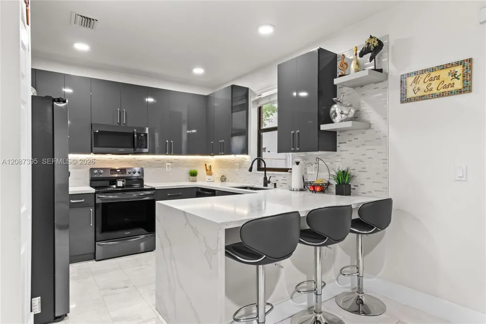9358 W 33rd Way Hialeah, FL 33018