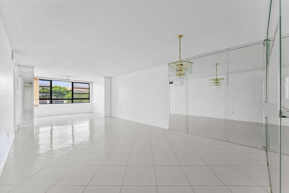10634 W Clairmont Circle Tamarac, FL 33321