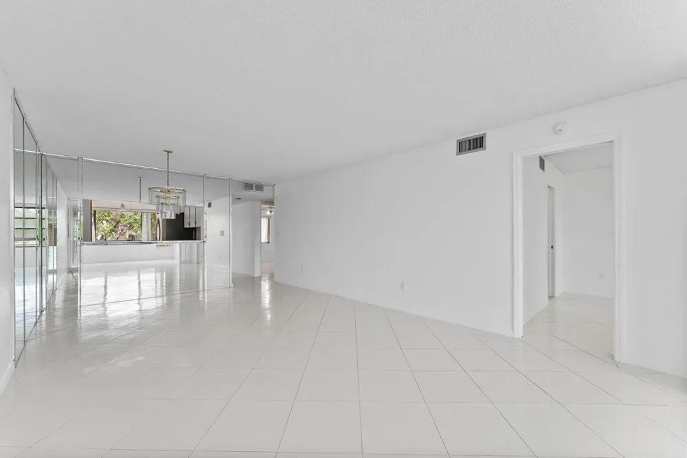 10634 W Clairmont Circle Tamarac, FL 33321