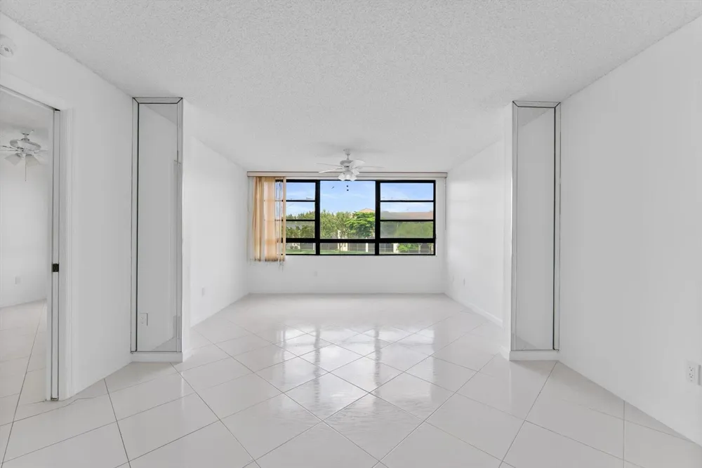 10634 W Clairmont Circle Tamarac, FL 33321