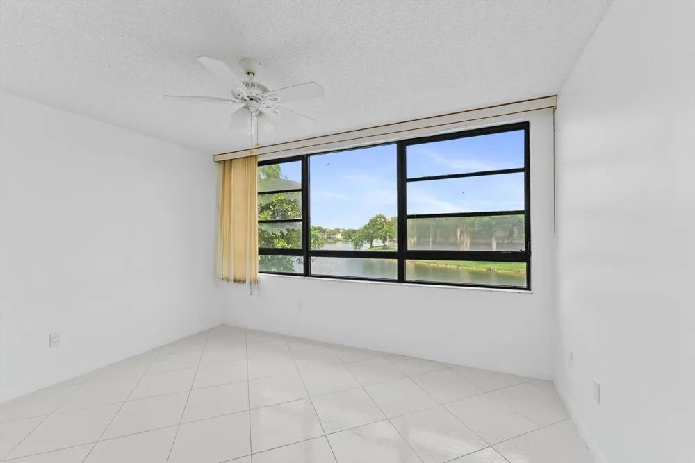 10634 W Clairmont Circle Tamarac, FL 33321