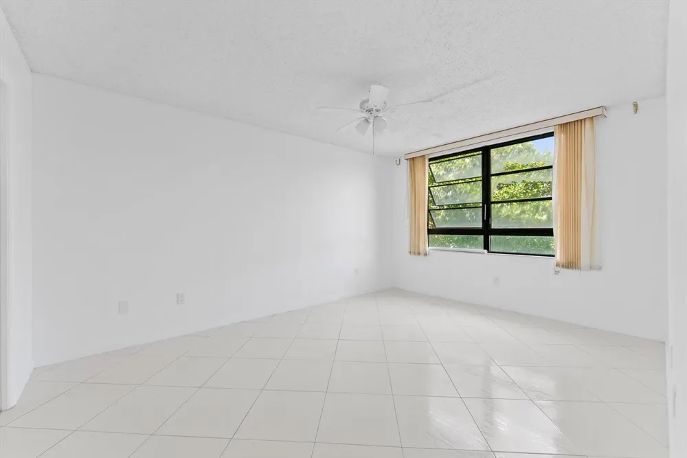 10634 W Clairmont Circle Tamarac, FL 33321