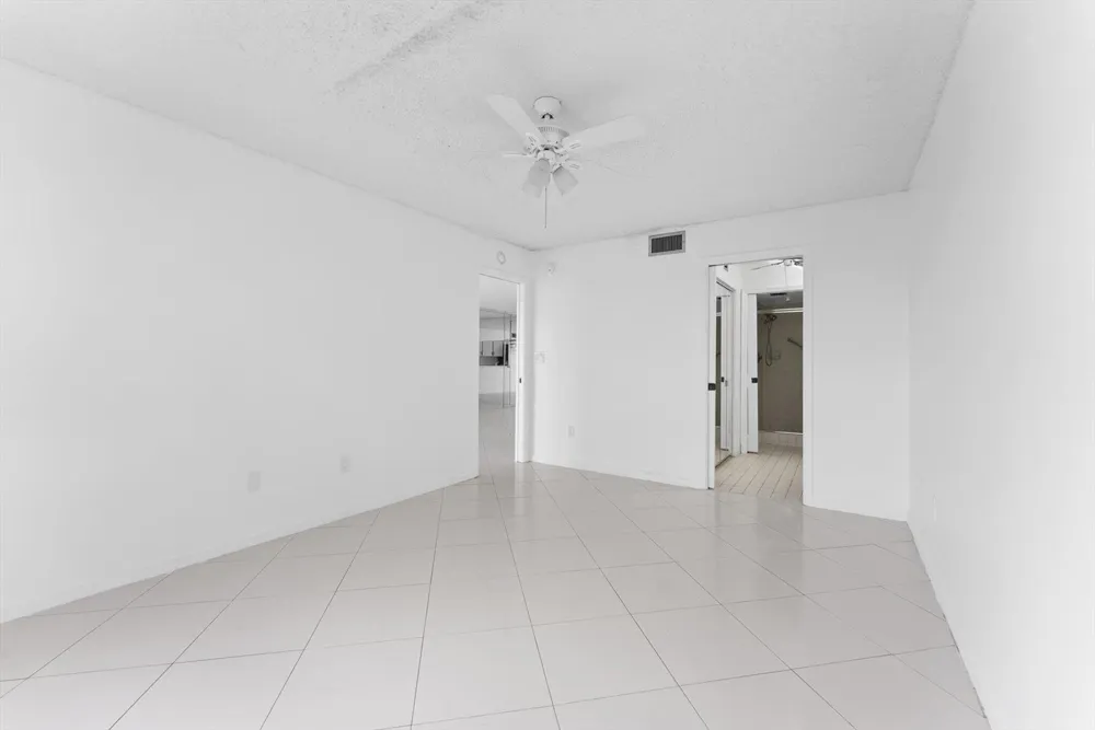 10634 W Clairmont Circle Tamarac, FL 33321
