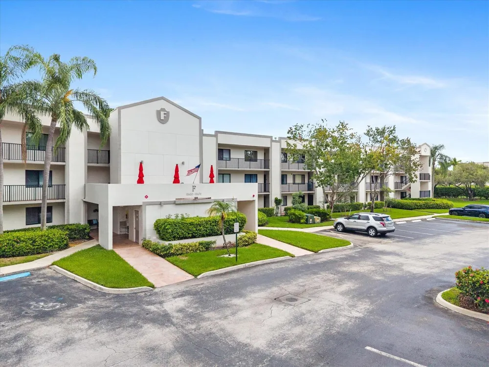 10634 W Clairmont Circle Tamarac, FL 33321