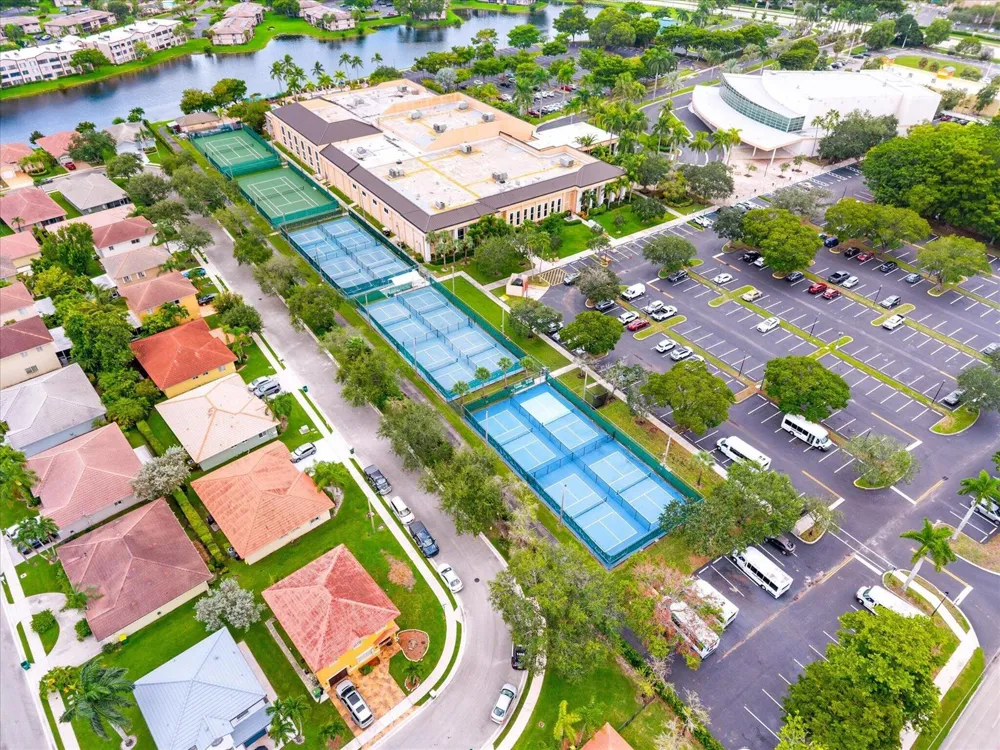 10634 W Clairmont Circle Tamarac, FL 33321