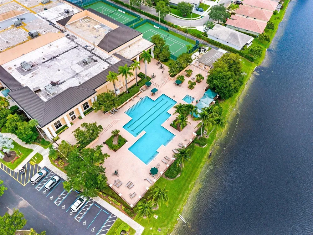 10634 W Clairmont Circle Tamarac, FL 33321