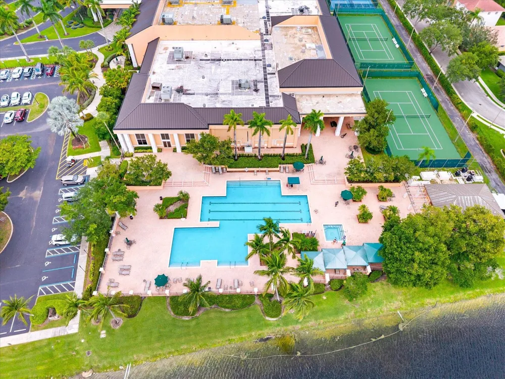 10634 W Clairmont Circle Tamarac, FL 33321