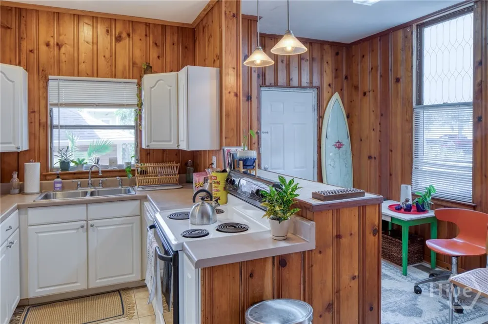 836 E Henry Street Savannah, GA 31401