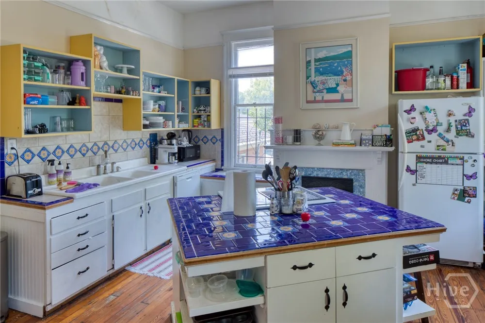 836 E Henry Street Savannah, GA 31401