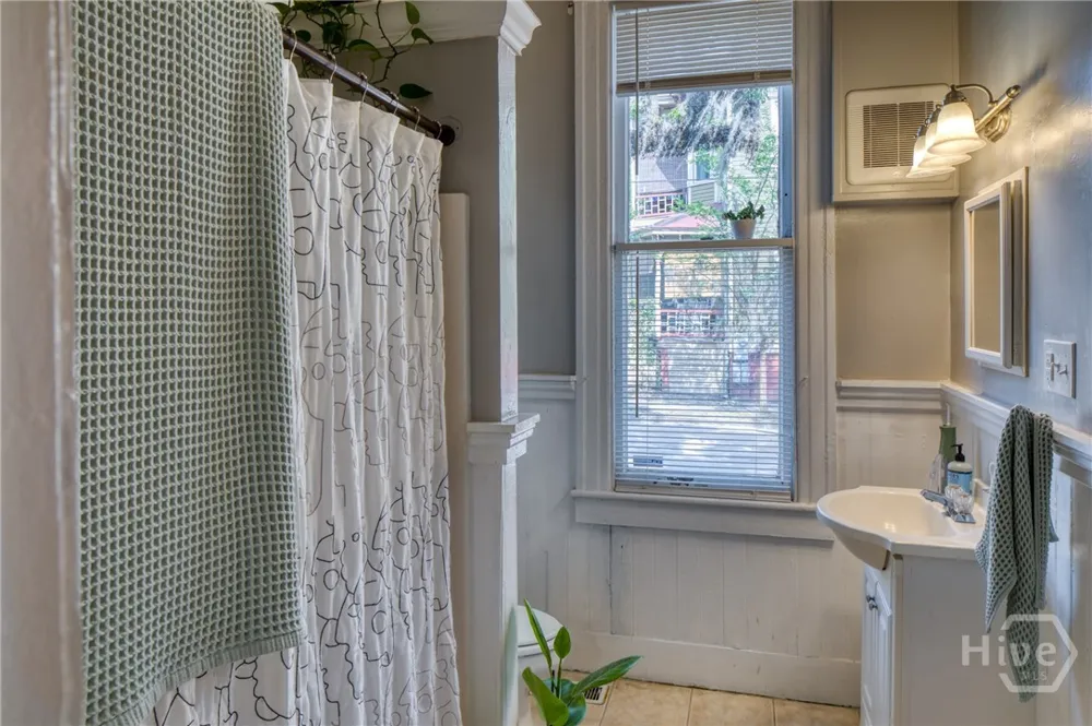 836 E Henry Street Savannah, GA 31401