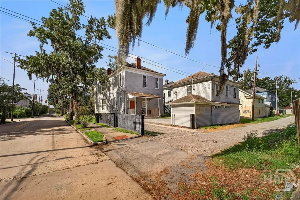 836 E Henry Street Savannah, GA 31401