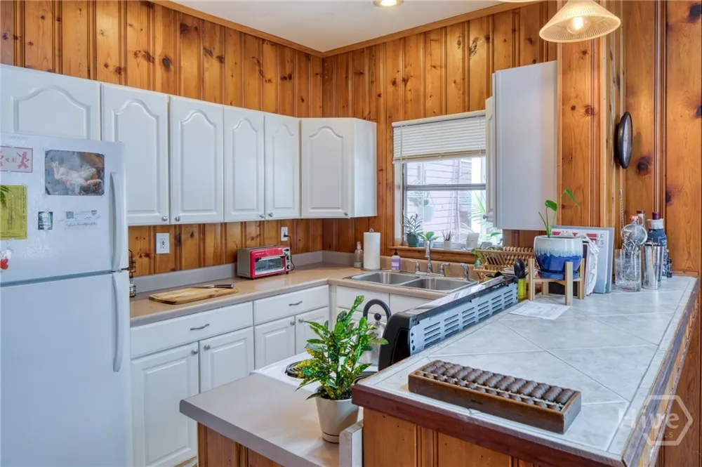 836 E Henry Street Savannah, GA 31401
