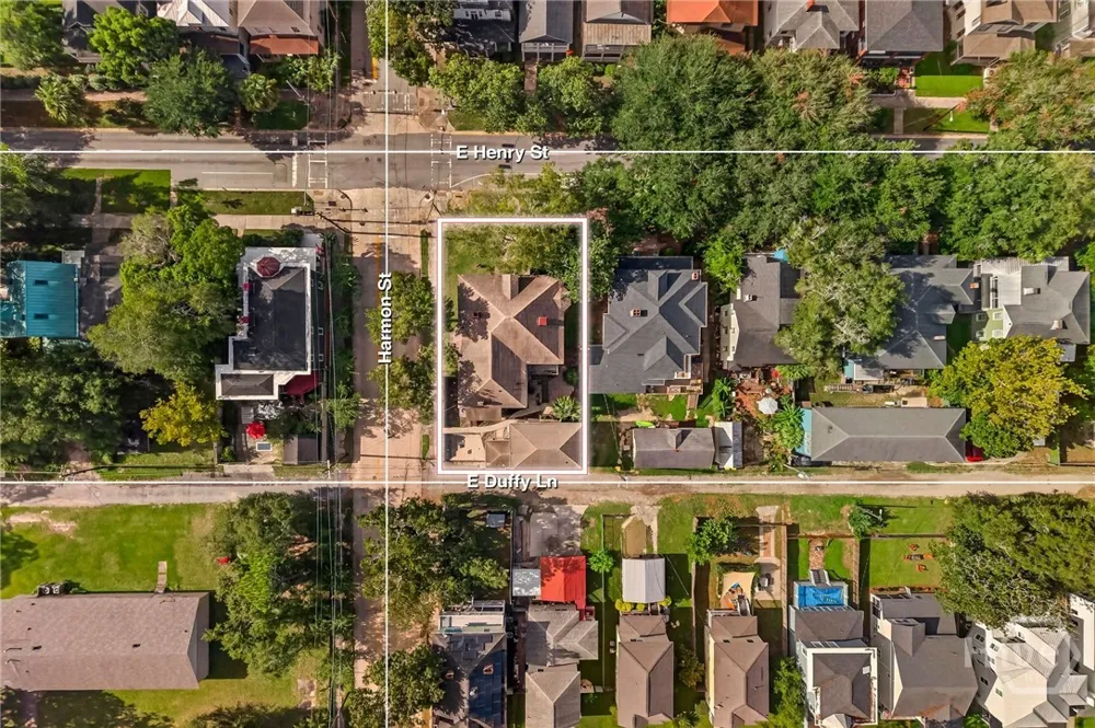 836 E Henry Street Savannah, GA 31401