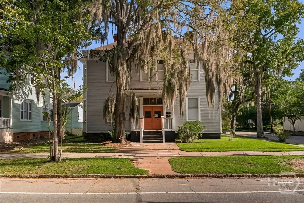 836 E Henry Street Savannah, GA 31401