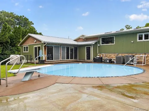 1320 Ellis Road