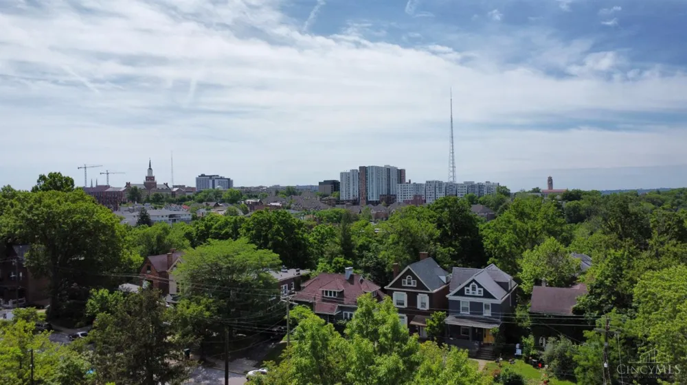 3011 Riddle View Lane Cincinnati, OH 45220