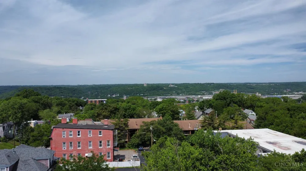 3011 Riddle View Lane Cincinnati, OH 45220